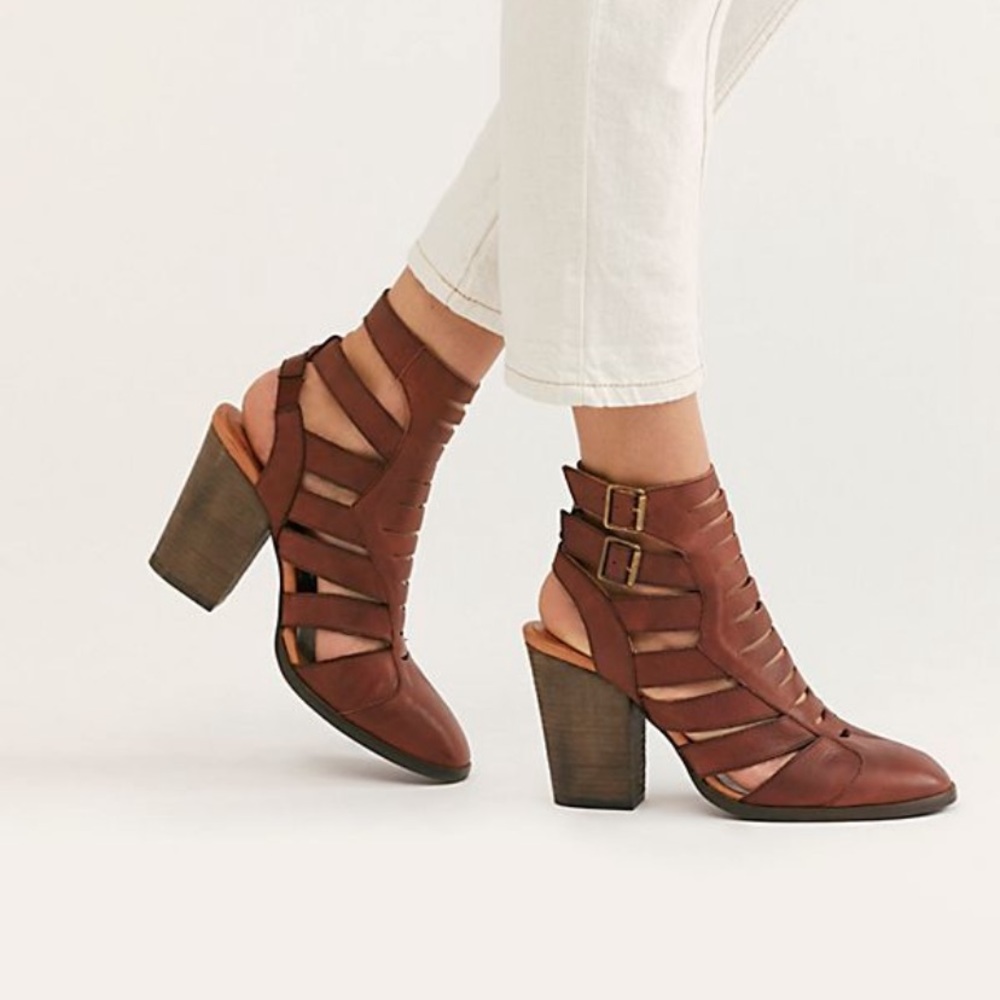 Free People- Hayes Leather Boot in Mahogany